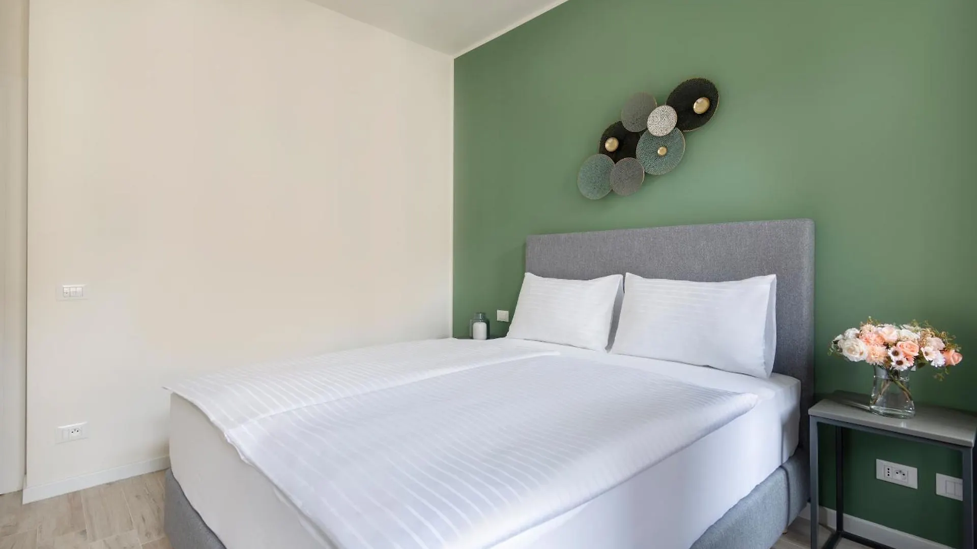 Kinsky Garden Apartments And Suites By Dwellfort Praga 4*,