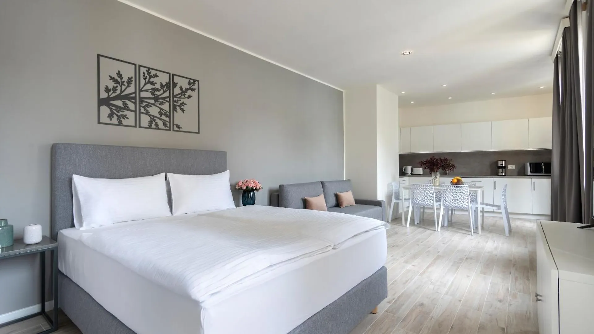 Kinsky Garden Apartments And Suites By Dwellfort Praga
