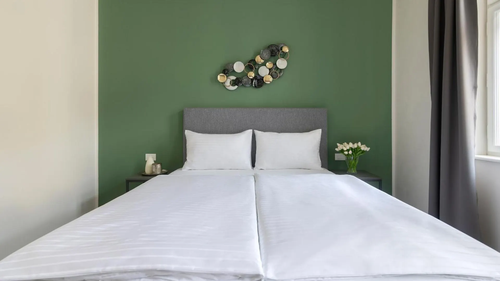 Kinsky Garden Apartments And Suites By Dwellfort Praga Aparthotel
