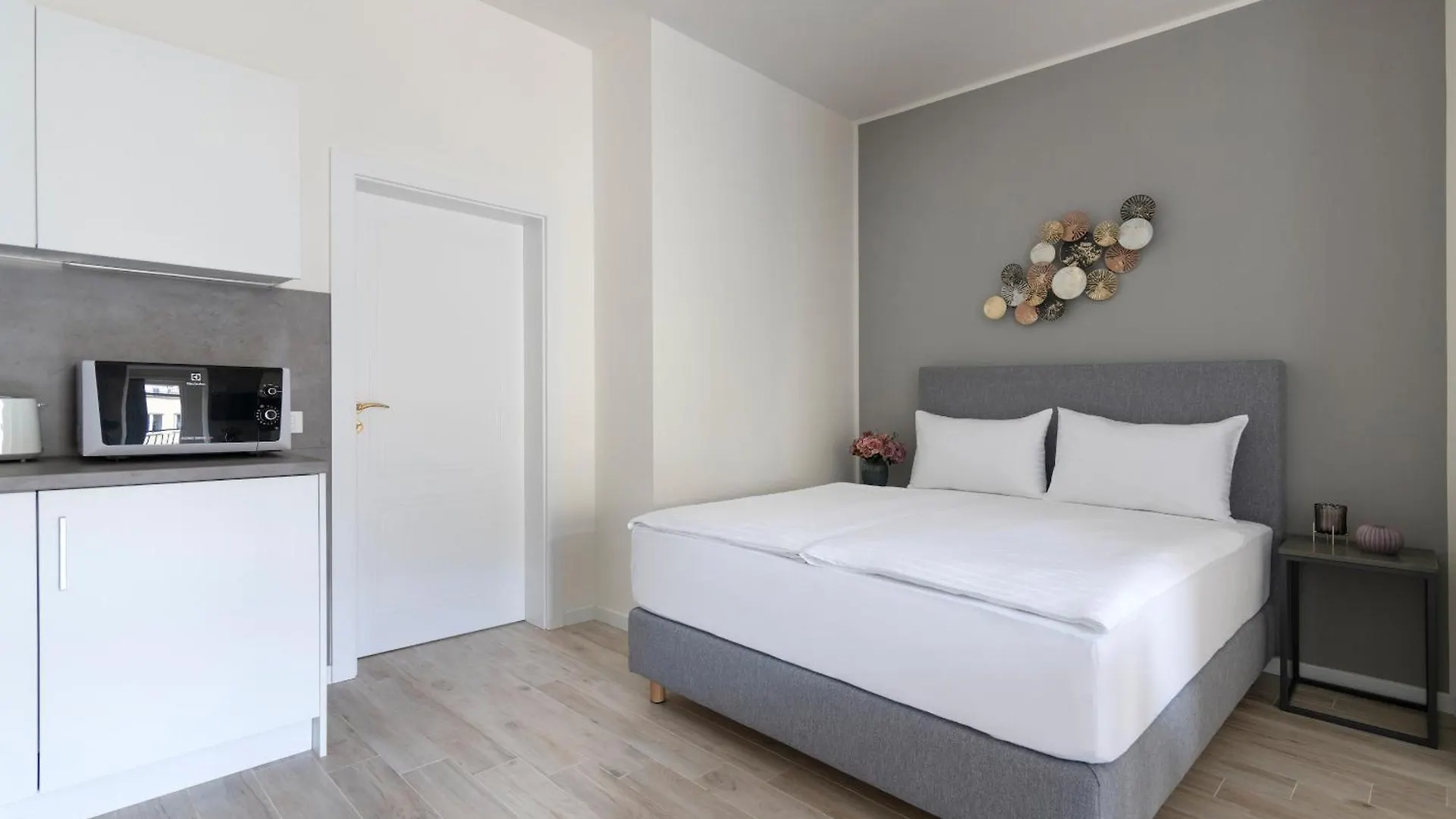 Aparthotel Kinsky Garden Apartments And Suites By Dwellfort Praga