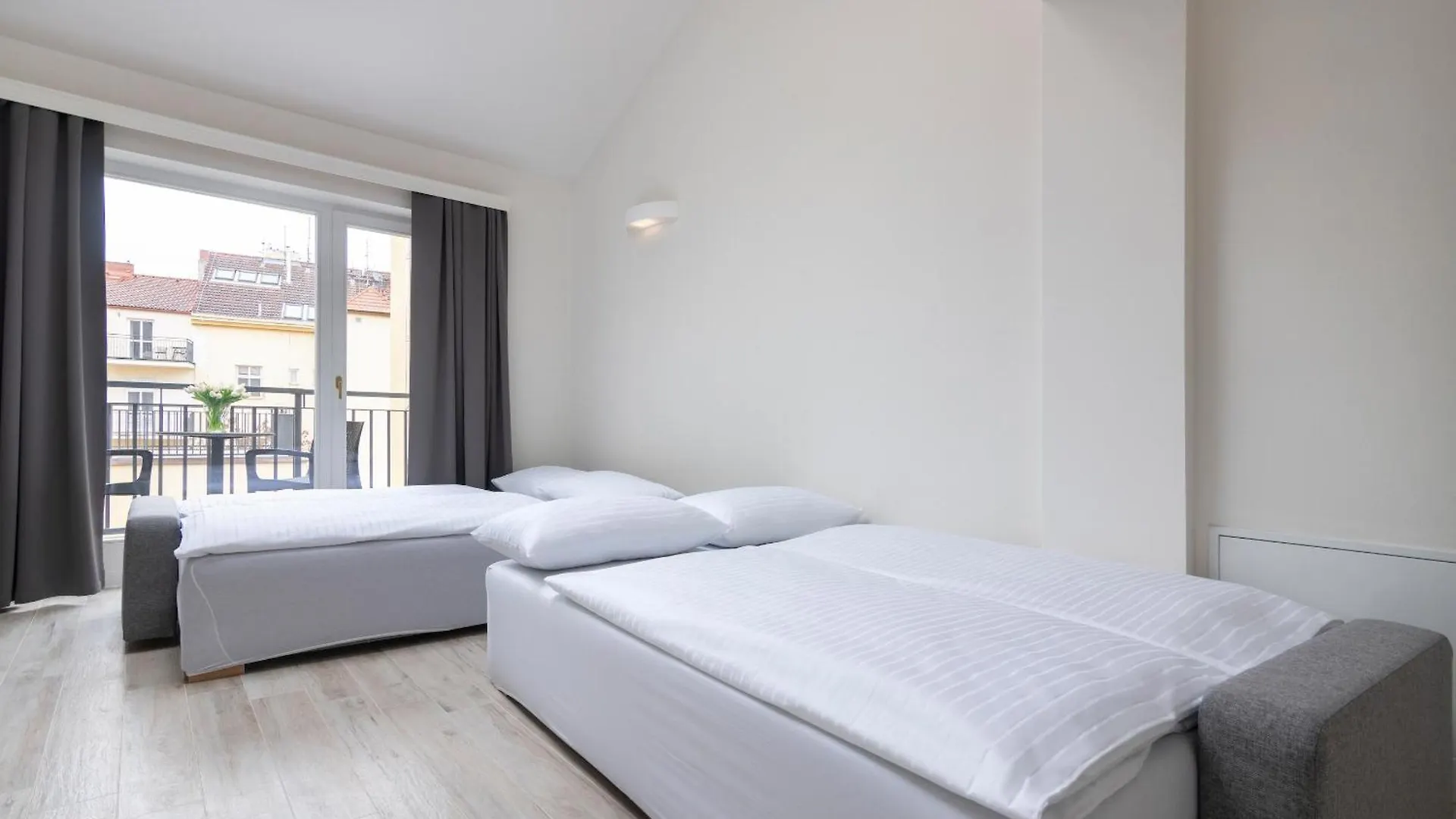 Aparthotel Kinsky Garden Apartments And Suites By Dwellfort Praga