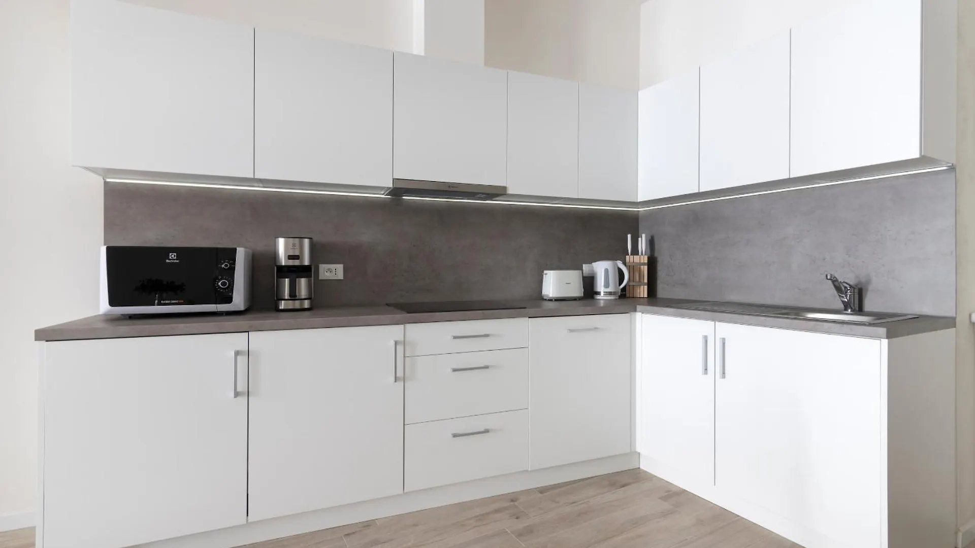 Kinsky Garden Apartments And Suites By Dwellfort Praga Aparthotel