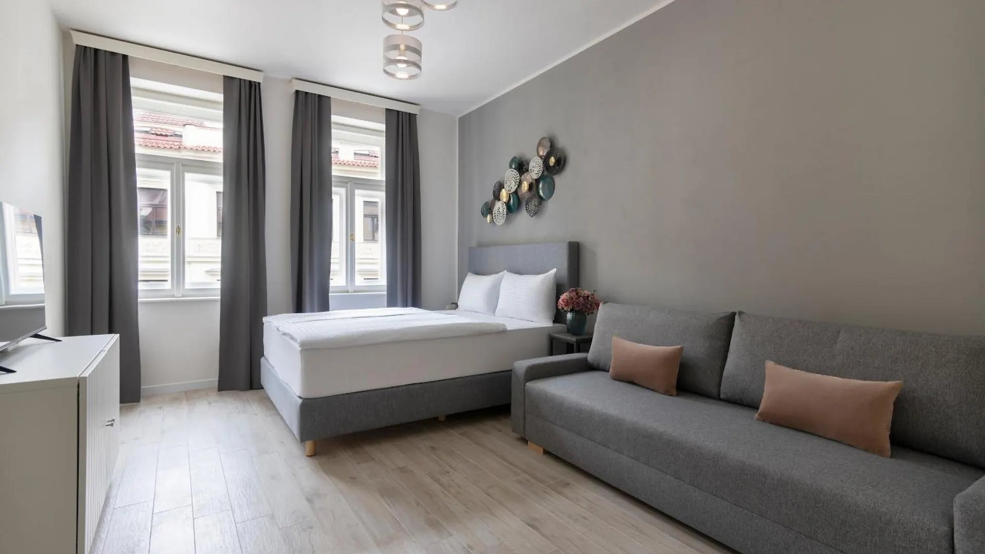 Kinsky Garden Apartments And Suites By Dwellfort Prague 4*,