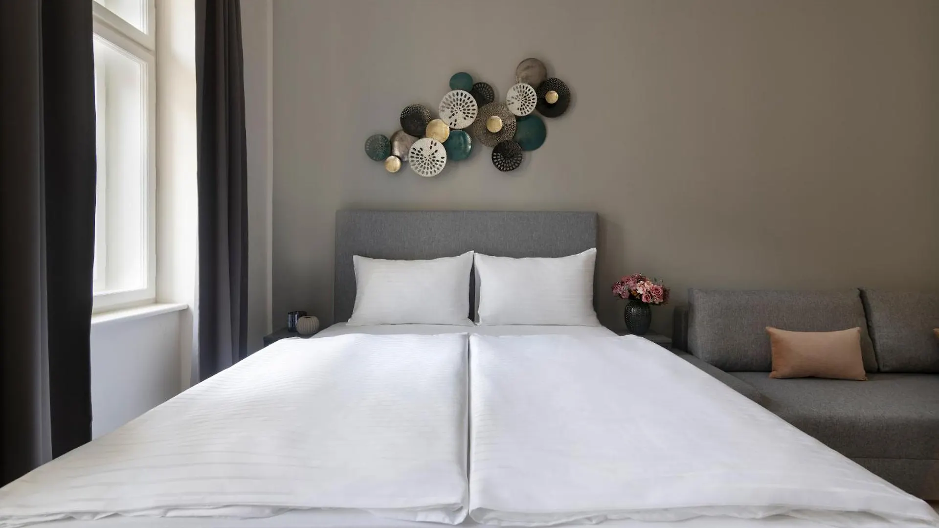 Kinsky Garden Apartments And Suites By Dwellfort Prague 4*,