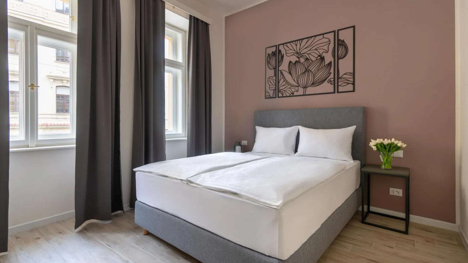 Kinsky Garden Apartments And Suites By Dwellfort Prague Aparthotel