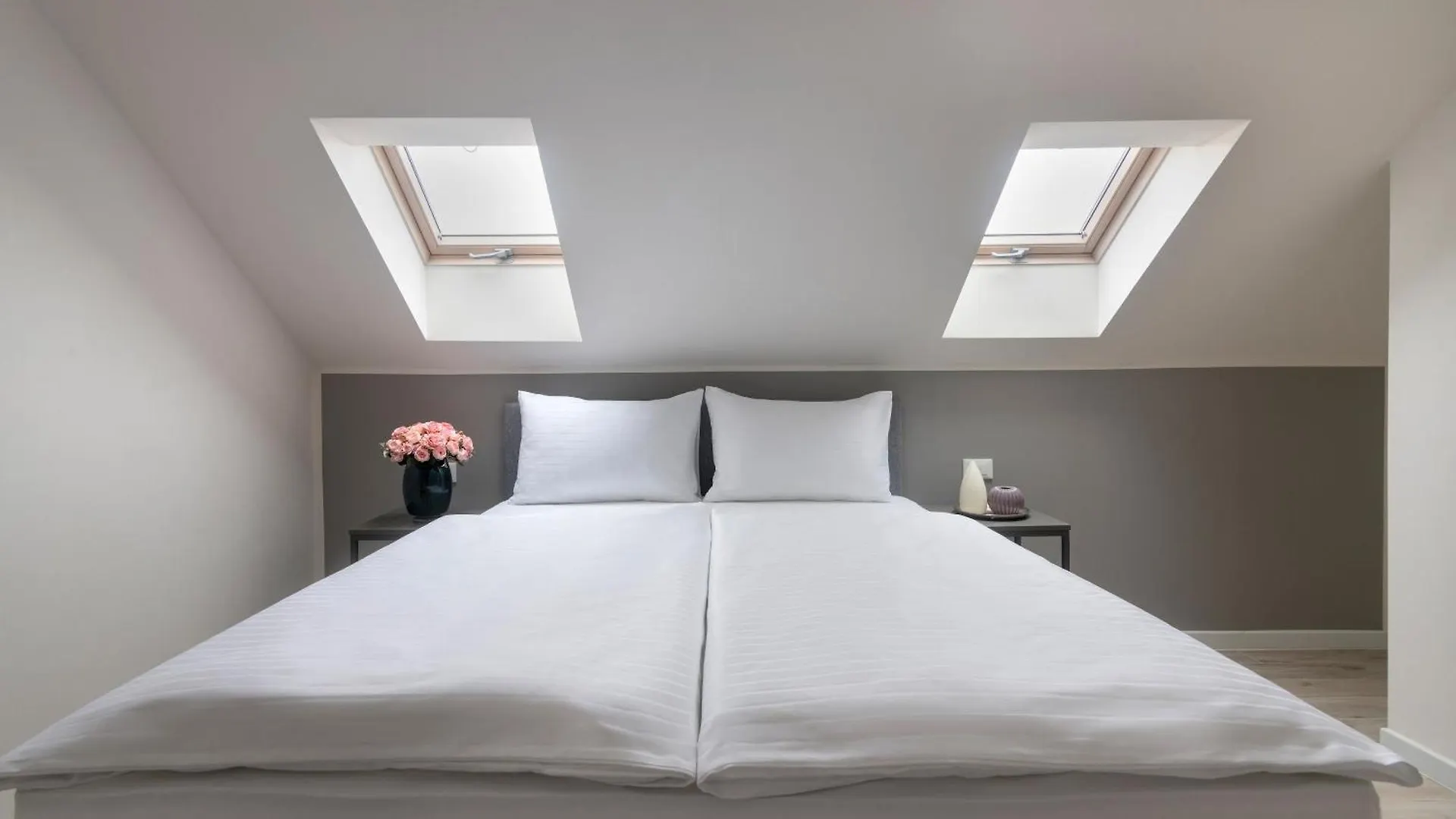 Kinsky Garden Apartments And Suites By Dwellfort Prague