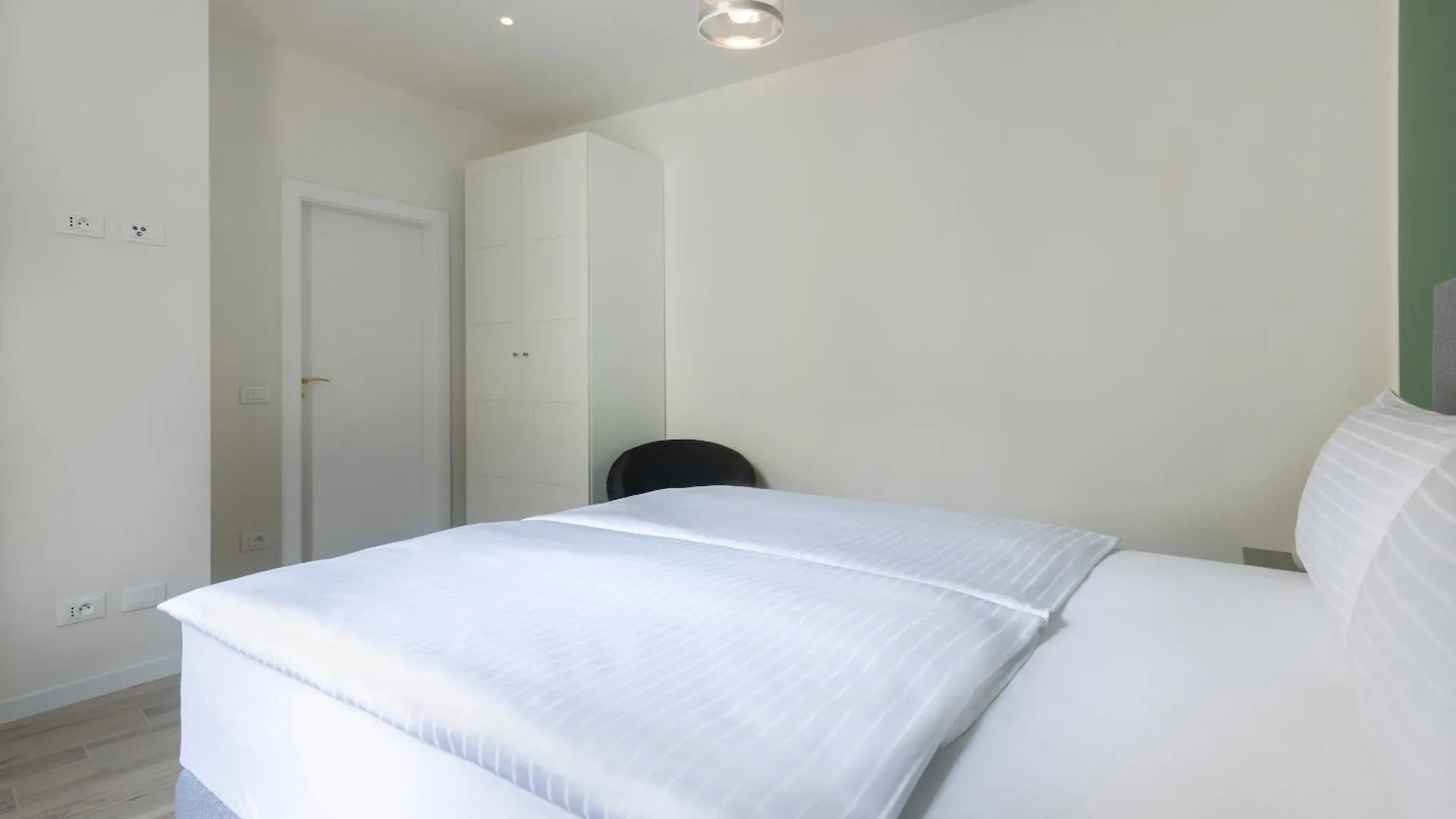 Kinsky Garden Apartments And Suites By Dwellfort Prag