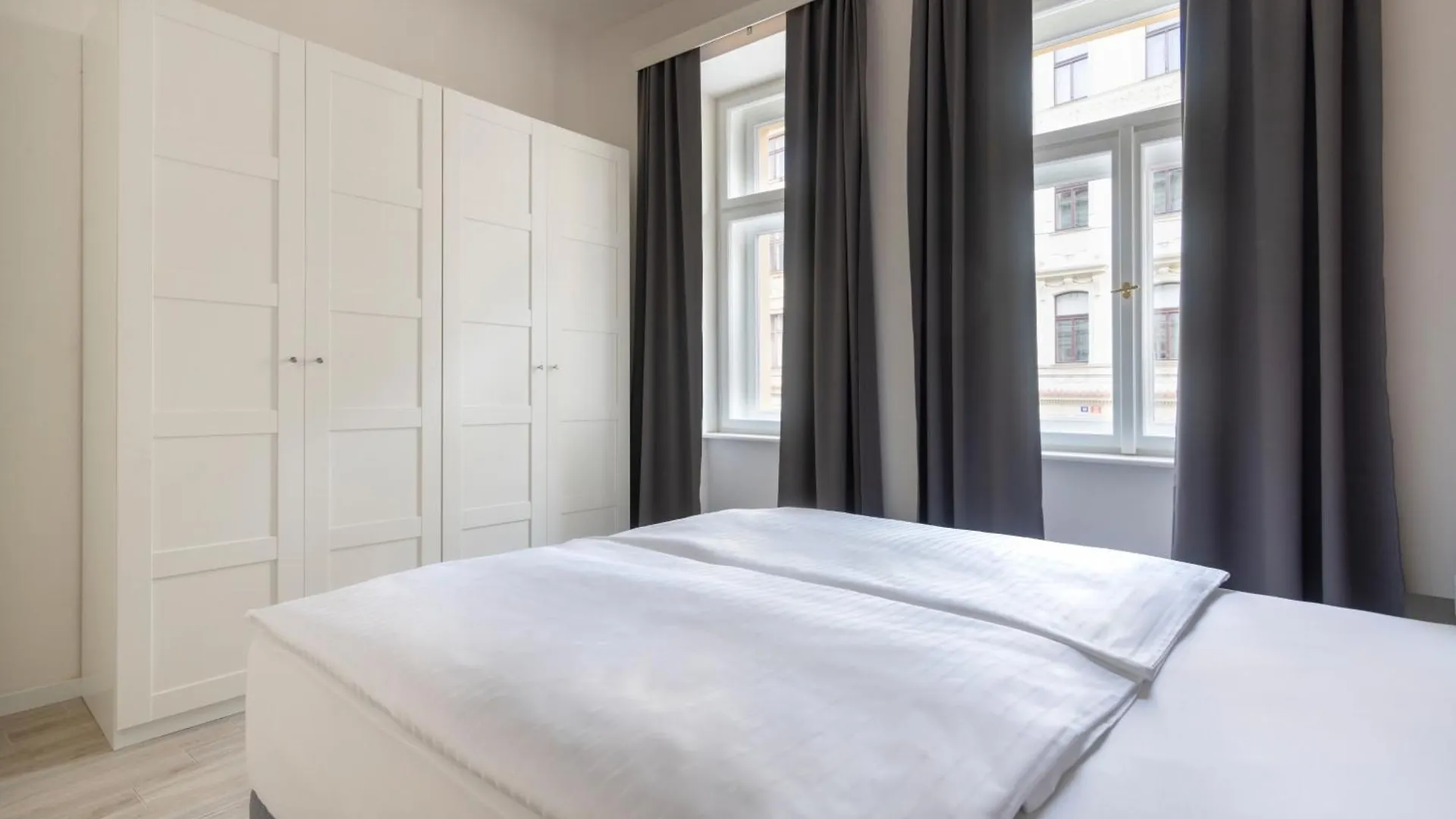 Kinsky Garden Apartments And Suites By Dwellfort Prague Aparthotel