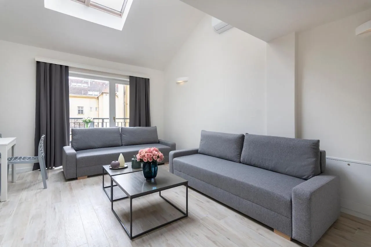 Kinsky Garden Apartments And Suites By Dwellfort Prága Apartmanhotel