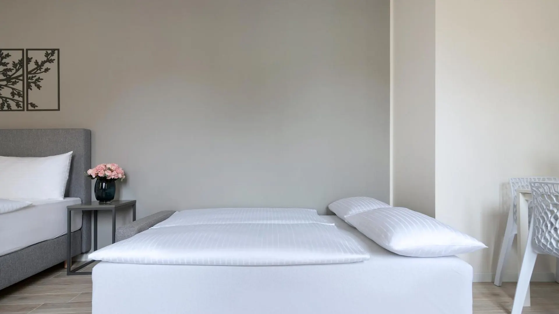 Kinsky Garden Apartments And Suites By Dwellfort Prága Apartmanhotel
