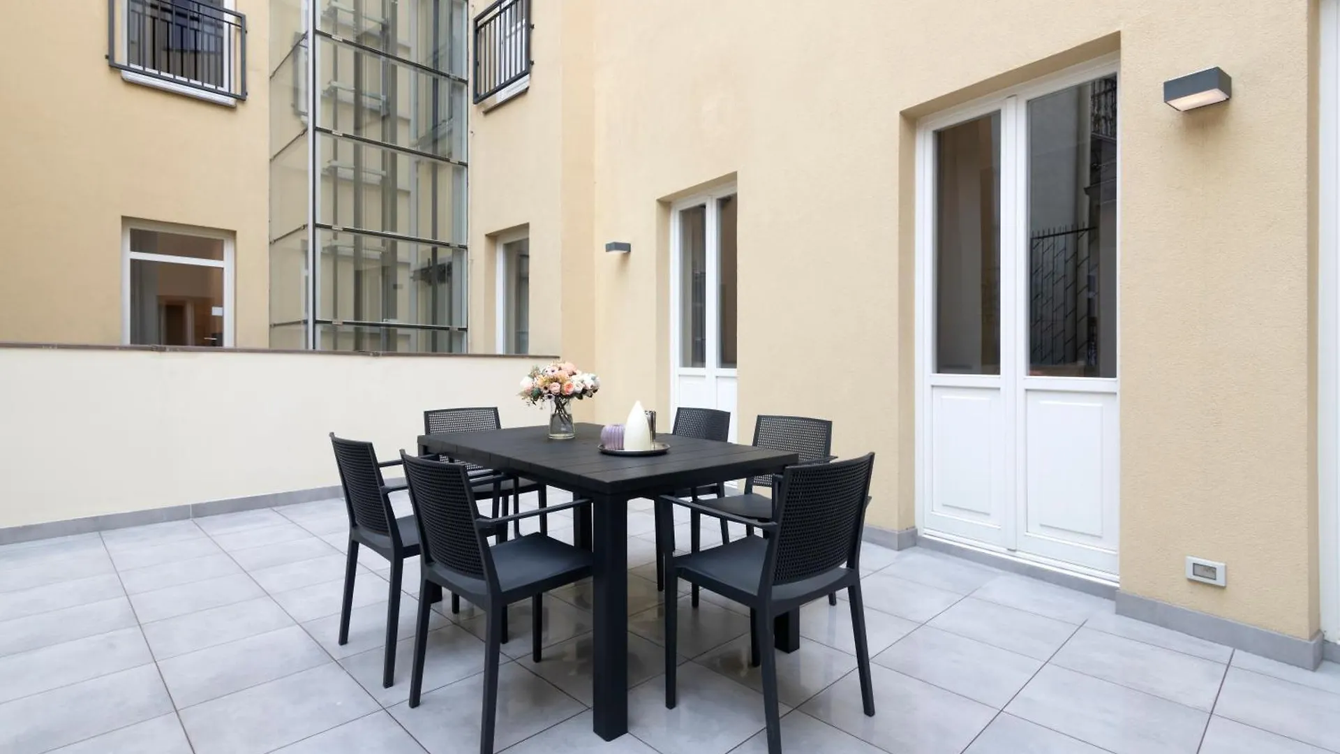 Kinsky Garden Apartments And Suites By Dwellfort Prága Csehország