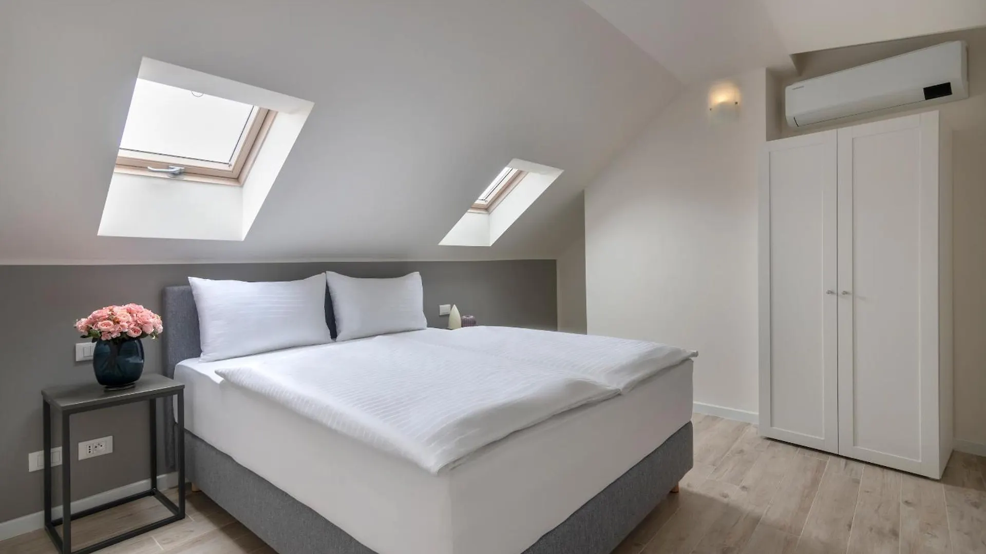 פראג Kinsky Garden Apartments And Suites By Dwellfort 4*,